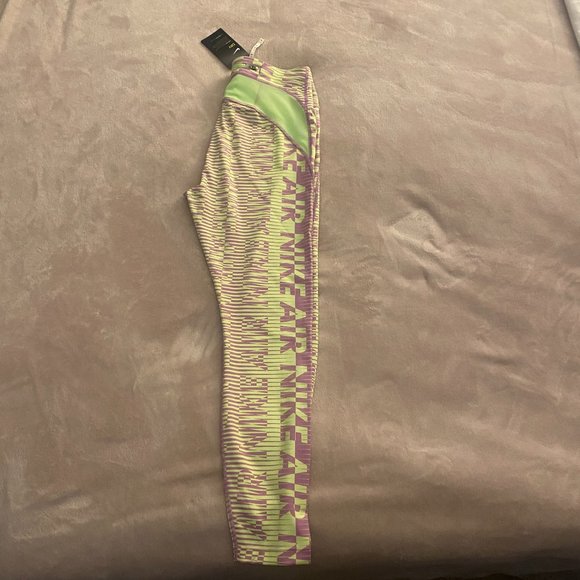 Nike Dry Fit Legging NWT - Size Medium - Picture 1 of 6